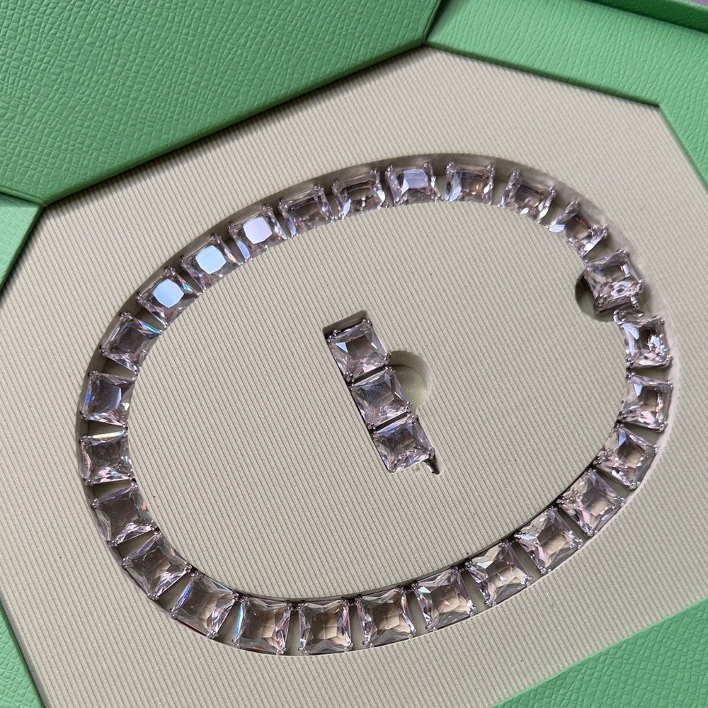 Swarovski Silver Jewelry Set with Clear Crystals - Picture 3 of 6